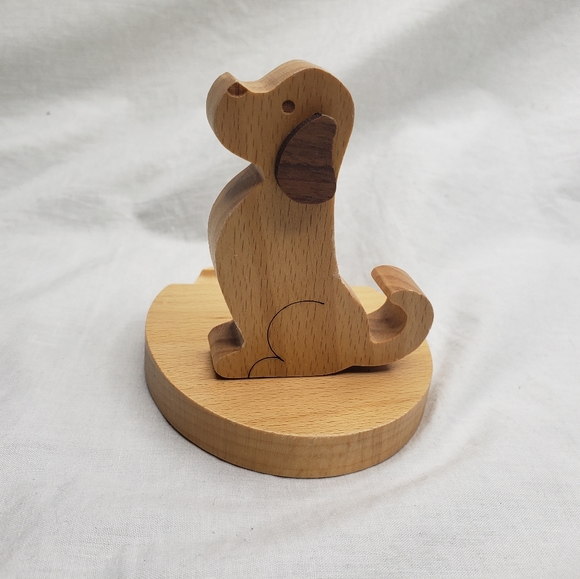 Carved Wooden Dog Cellphone Holder Upright and Lengthwise - Picture 3 of 6